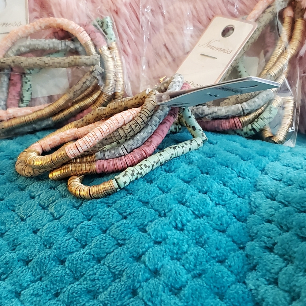 Gorgeous multi color/layer real materialbracelet